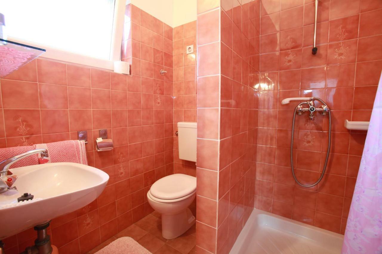 Rooms & Apartment Albina Baska  Exterior photo