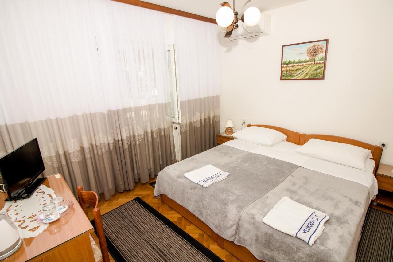Rooms & Apartment Albina Baska  Exterior photo