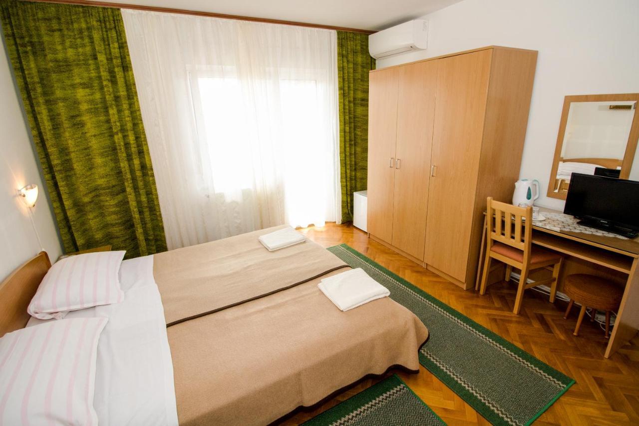 Rooms & Apartment Albina Baska  Exterior photo