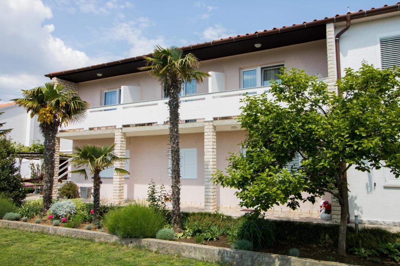Rooms & Apartment Albina Baska  Exterior photo