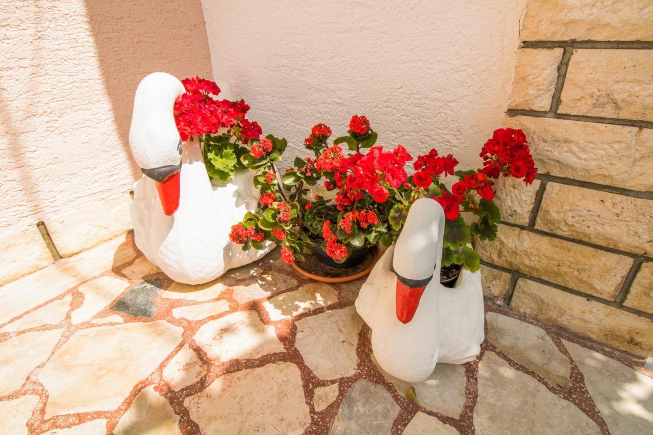 Rooms & Apartment Albina Baska  Exterior photo